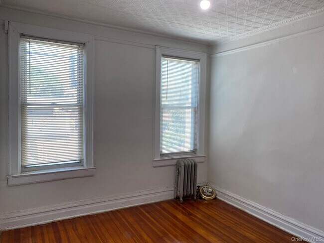 Building Photo - 3817 Review Pl