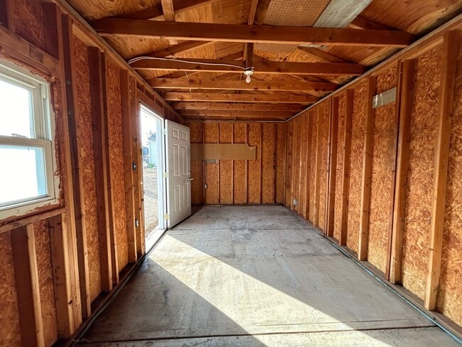 Building Photo - Updated Charmer