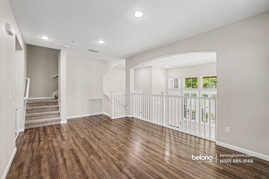 Building Photo - 3989 Portola Cmn