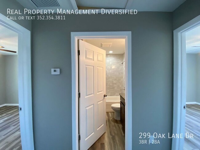 Building Photo - 299 Oak Ln Dr