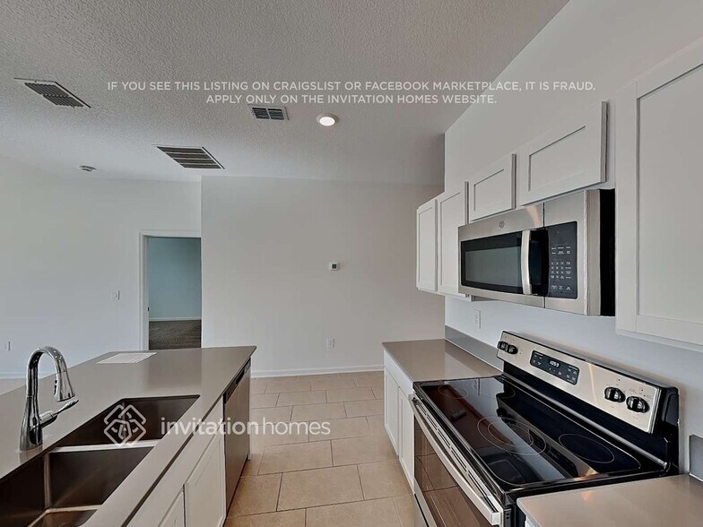 Building Photo - 4060 Tug Hl Ln