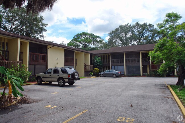 Building Photo - 627 S Osprey Ave