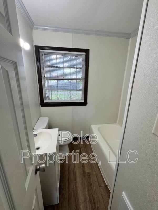 Building Photo - 3529 Greinwich Blvd