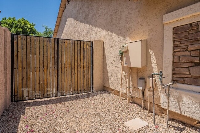 Building Photo - 2287 W Periwinkle Way