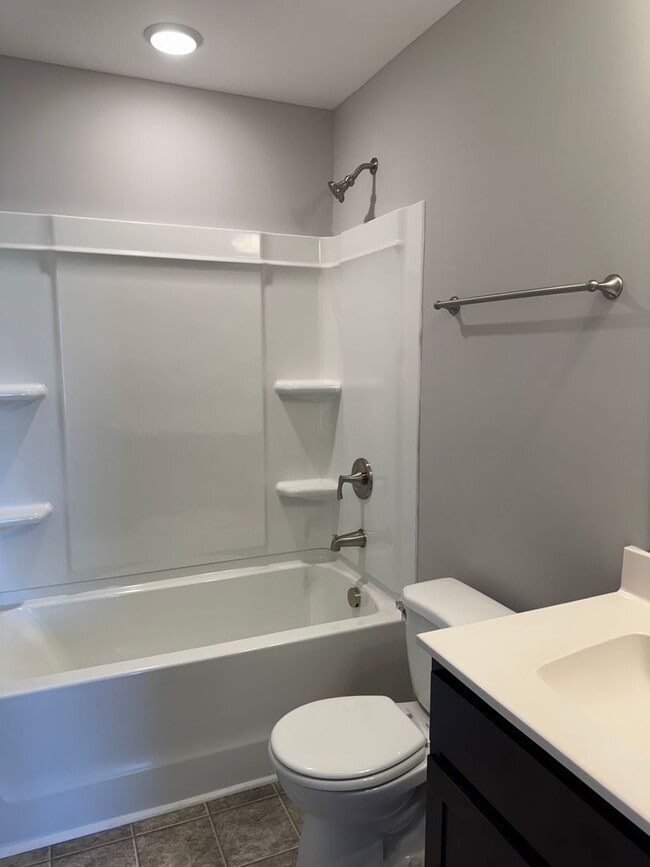 Building Photo - Luxury Living at its best! 2 Bed 2 1/2 Bath Townhome near Downtown!