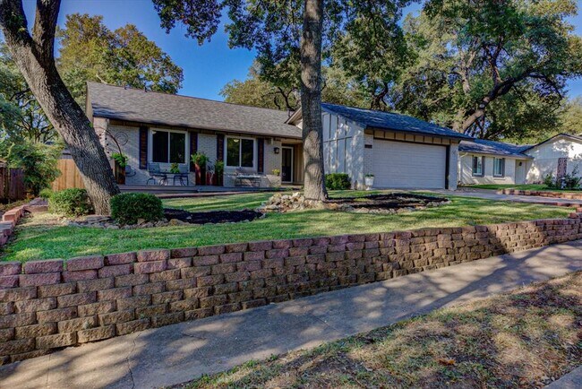 Building Photo - 2713 Bryonhall Dr