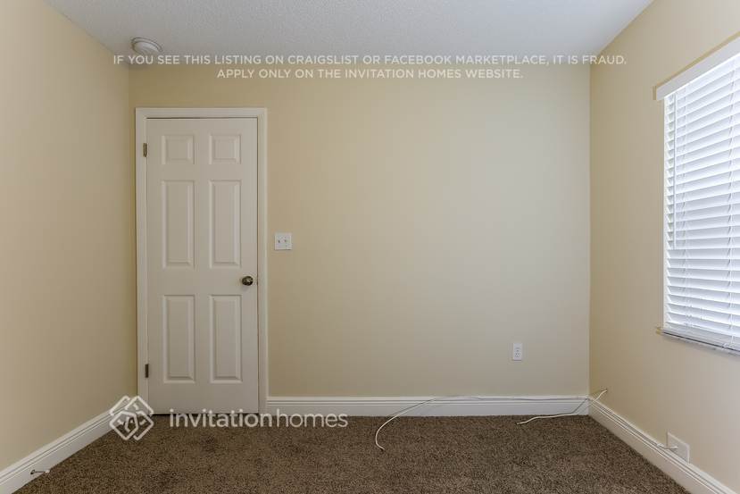 Building Photo - 12853 SW 146th Ln