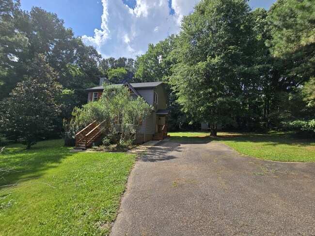 Building Photo - 2808 Livery Way