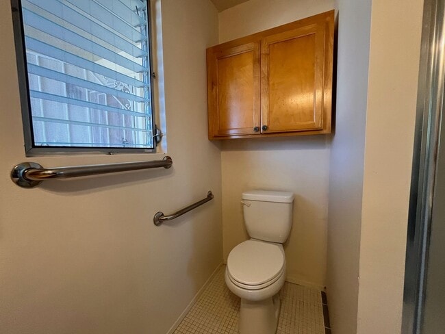 Building Photo - Spectacular Retro Home in a Rural Setting with Views and Space