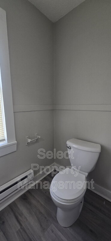 Building Photo - 1235 Huestis Ave
