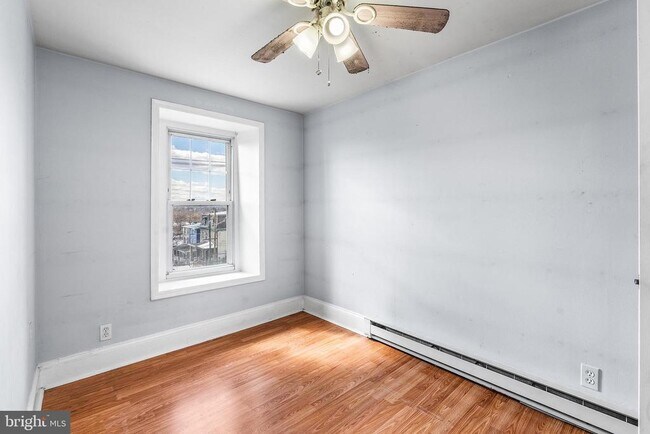 Building Photo - 3349 Conrad St