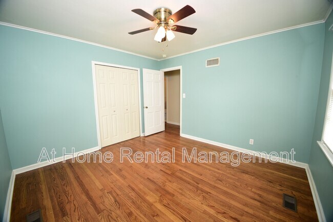 Building Photo - 2513 S Sandusky Ave