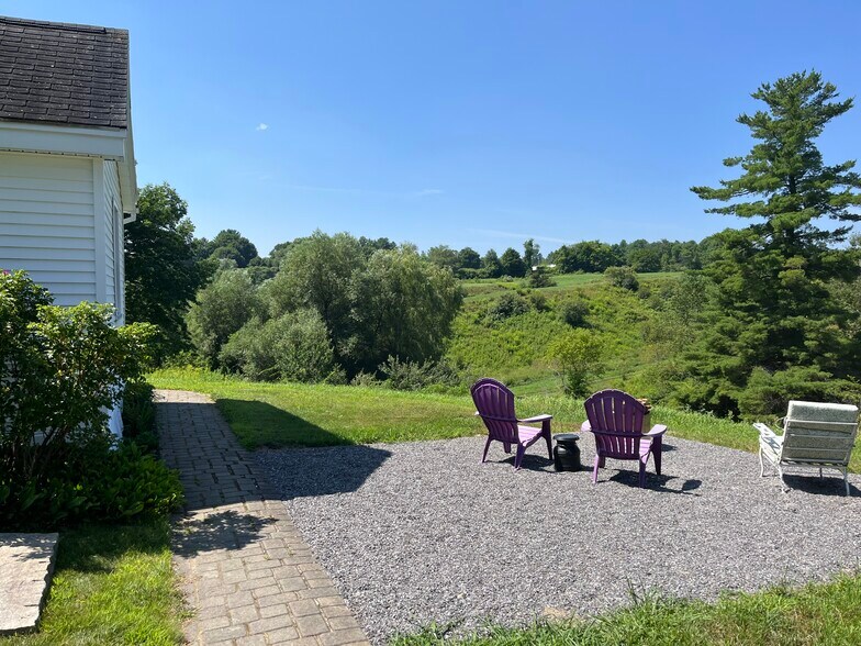 Building Photo - 9 Dunbar Dr