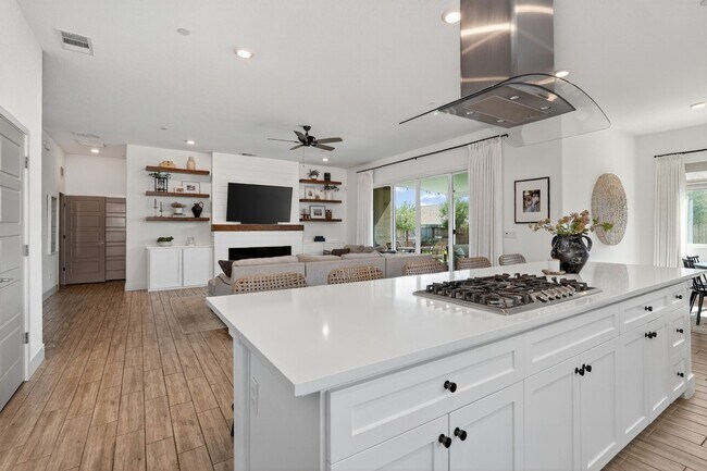 Building Photo - Charming 4BR House in Madera