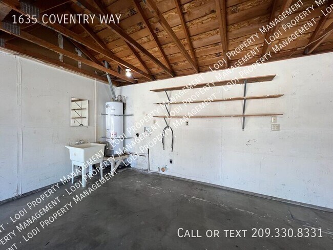 Building Photo - 1635 Coventry Way