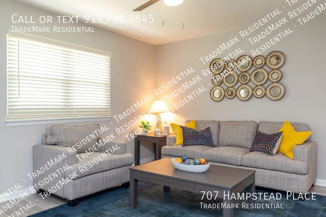 Building Photo - 707 Hampstead Pl