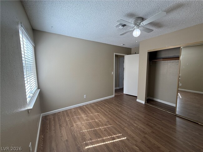 Building Photo - 1912 Harvest Dr