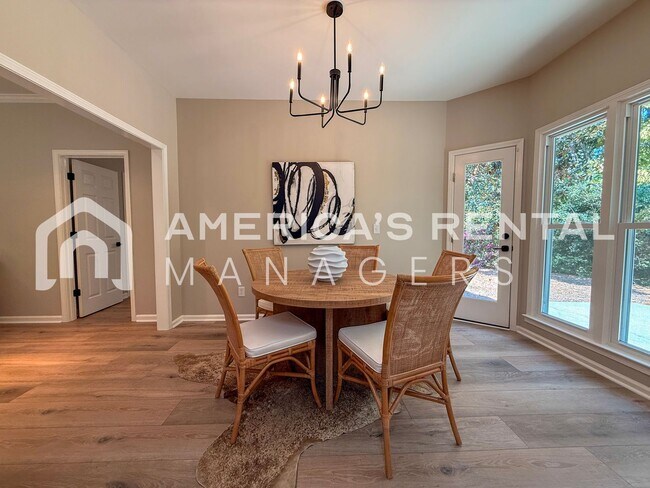 Building Photo - 825 Greystone Highlands Dr