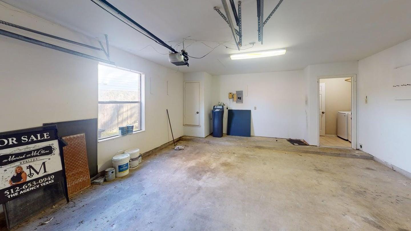 Building Photo - 8503 Columbia Falls Dr