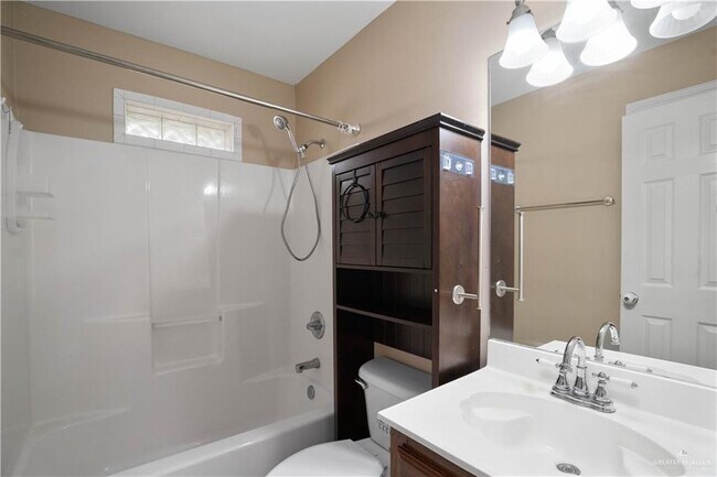 Building Photo - 23 Ora St