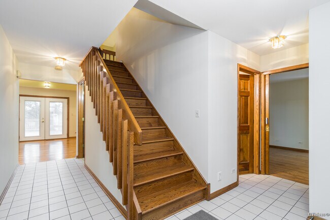 Building Photo - 5305 S Madison Ave