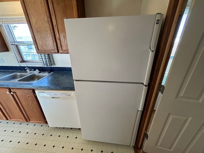 Building Photo - 3 Bed 2 Bath Updated Mobile Home w/ Fenced Yard & Many Amenities