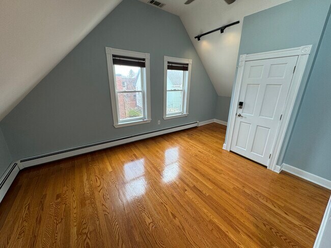 Building Photo - 24 Ellington Rd