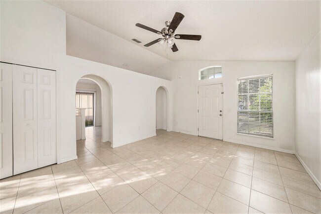 Building Photo - 1020 Brenton Leaf Dr