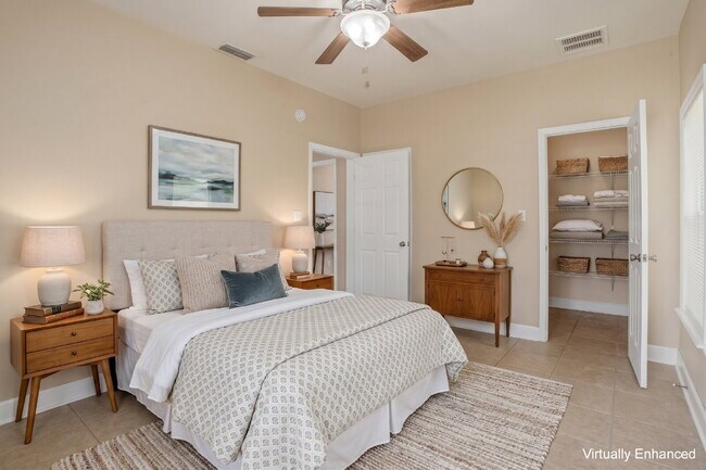 Building Photo - Beautifully Renovated 3 BD 3 BA Single Family Home Near Florida State University Campus.