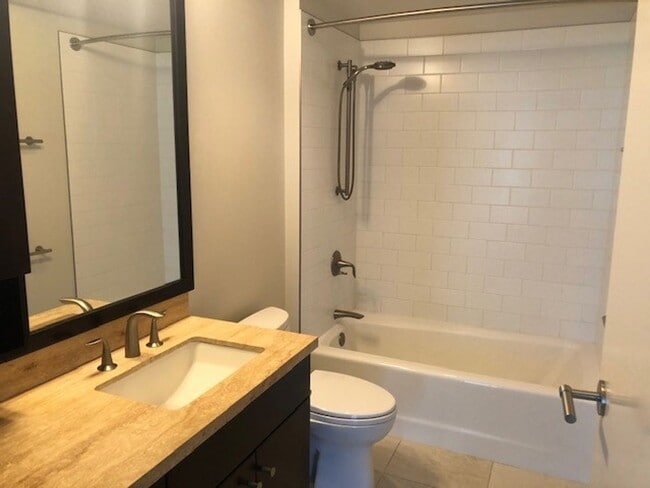Building Photo - Waihonua - Luxury 1 Bedroom, 1-Bath, 1-par...