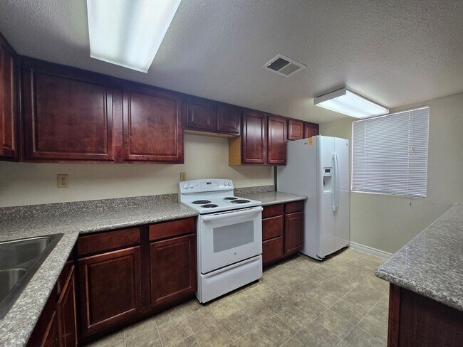 Building Photo - 5360 Indian River Dr