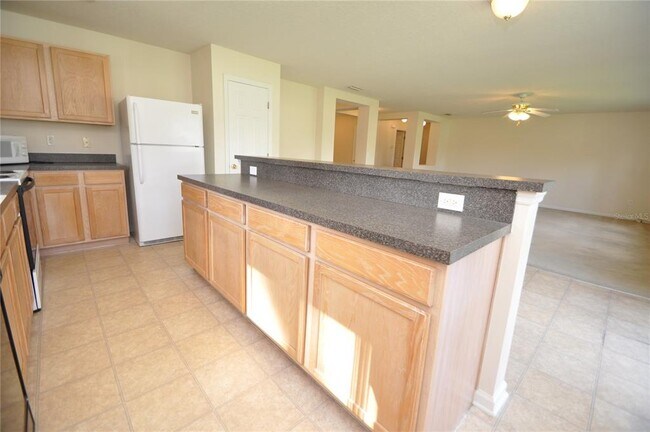Building Photo - 116 London Dr