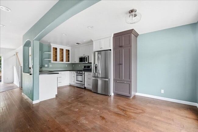 Building Photo - 3224 Via Verde Terrace