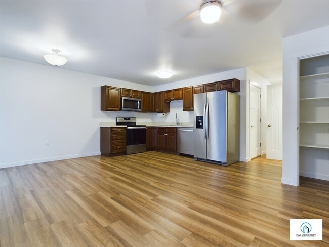 Primary Photo - 110 Lewis St