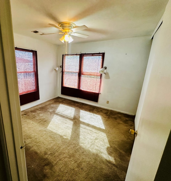 Building Photo - 458 Anton Dr