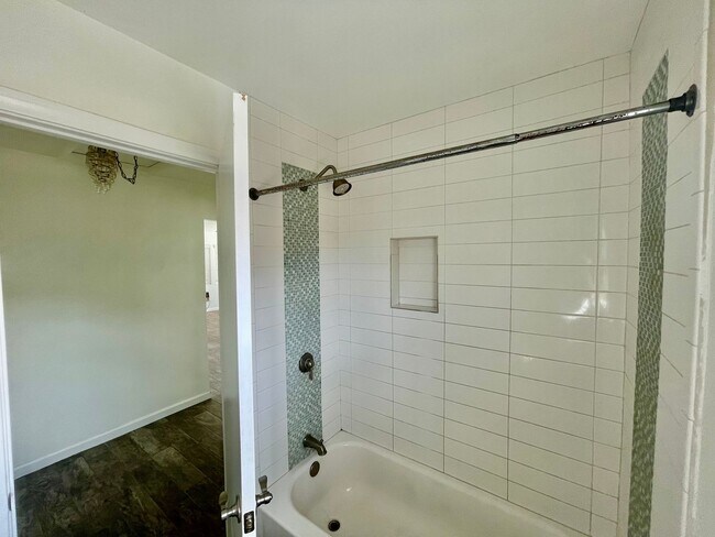 Building Photo - 61736 Terrace Dr