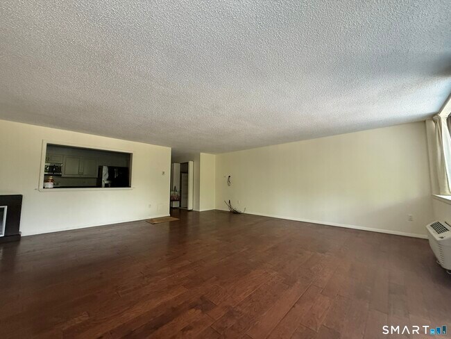Building Photo - 1460 Elm St