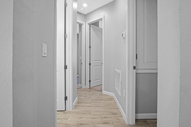 Building Photo - 183 Arlington Square Ct