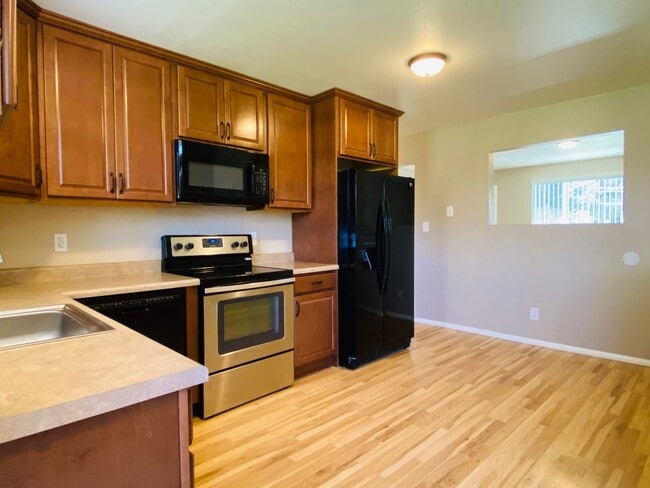 Building Photo - 3025 Little Cottonwood Rd