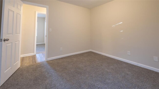 Building Photo - 6218 Creekford Ln