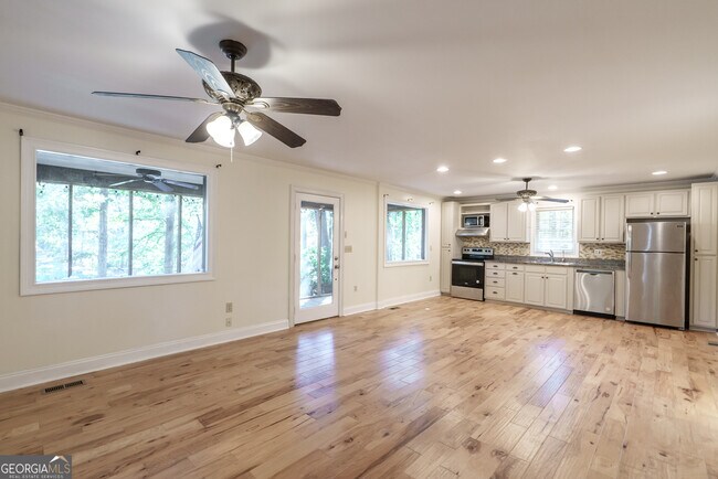 Building Photo - 248 W River Bend Dr