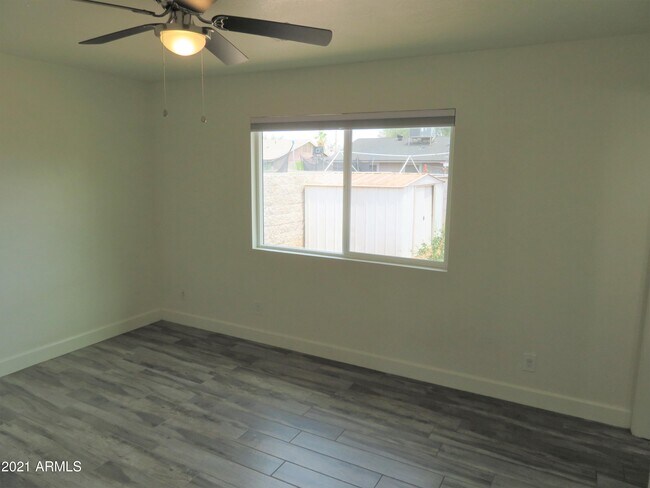 Building Photo - 2156 E Jerome Ave