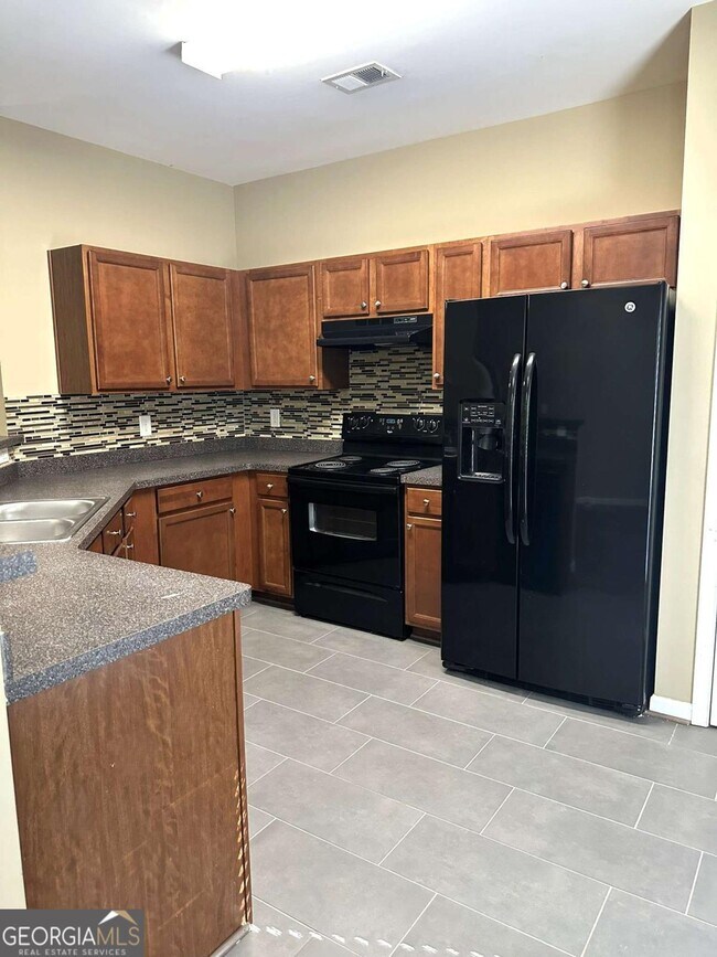 Building Photo - 538 Oakside Pl