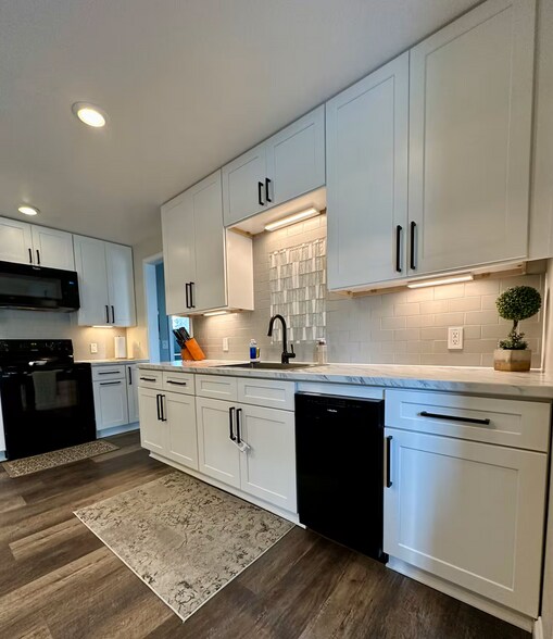 Newly remodeled kitchen - 211 Grant St