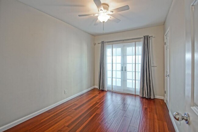 Building Photo - BEAUTIFULLY REMODELED, REDONDO HILLS HOME ...