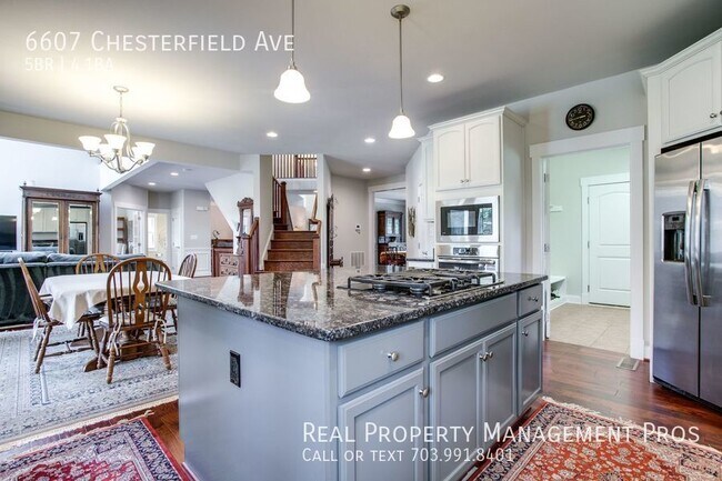 Building Photo - 6607 Chesterfield Ave