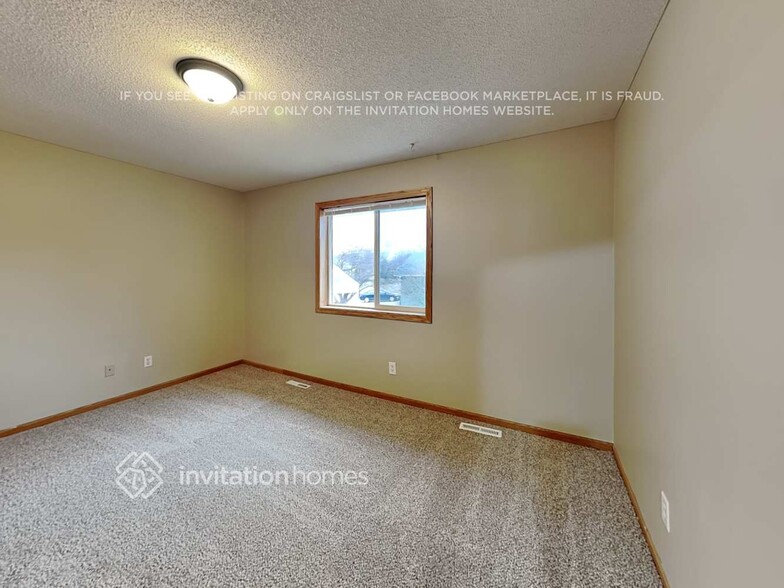 Building Photo - 2617 Edinbrook Terrace