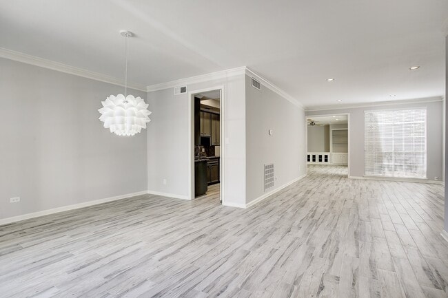 Building Photo - 7527 Del Monte Dr