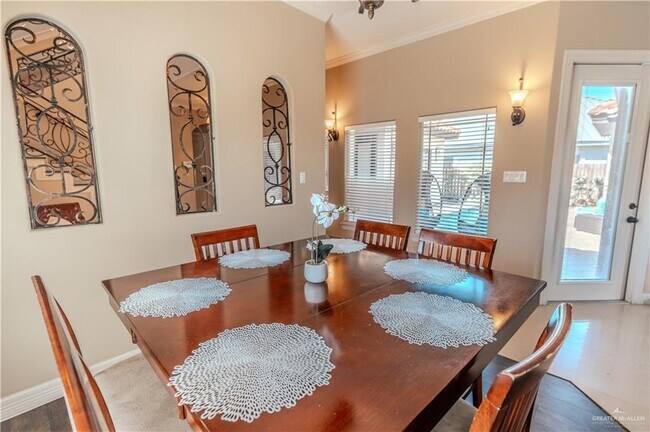 Building Photo - 45 Monroe Ave