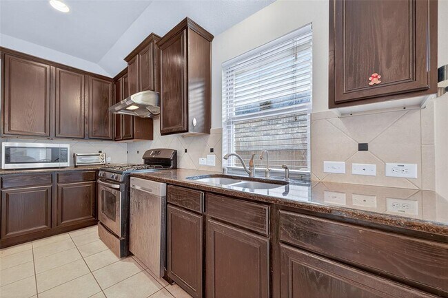 Building Photo - 15918 Keystone Ridge Ln